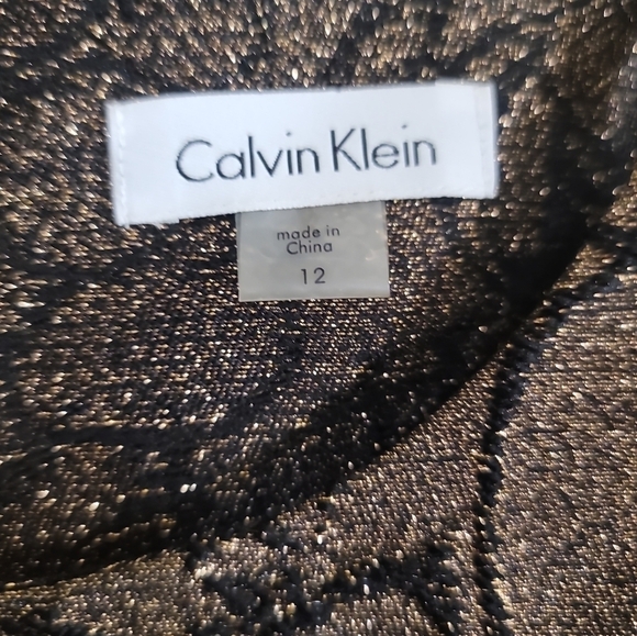 NWT Calvin Klein Brocade Flounce-Hem Sheath Dress 12 Gold Black Metallic Glamour - Picture 4 of 9